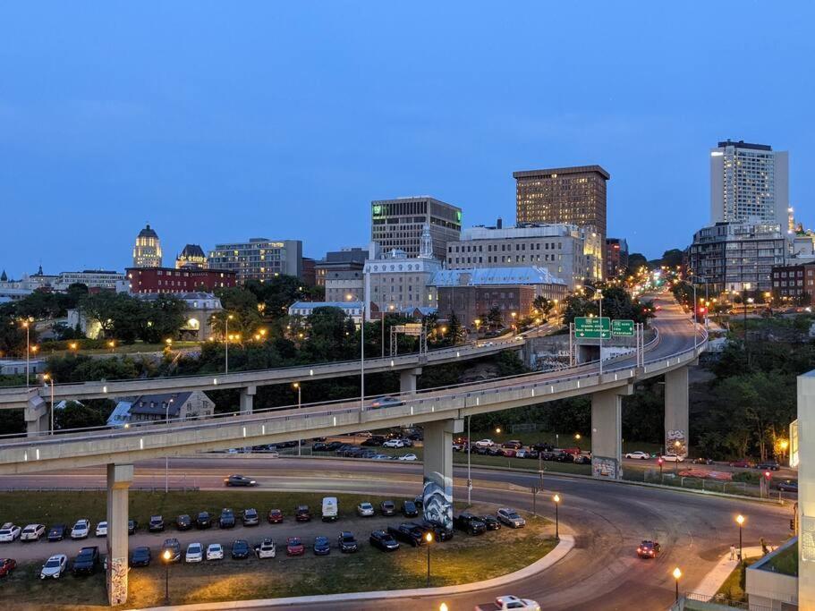 Downtown Penthouse Condo With Breathtaking City Views Québec Exterior foto